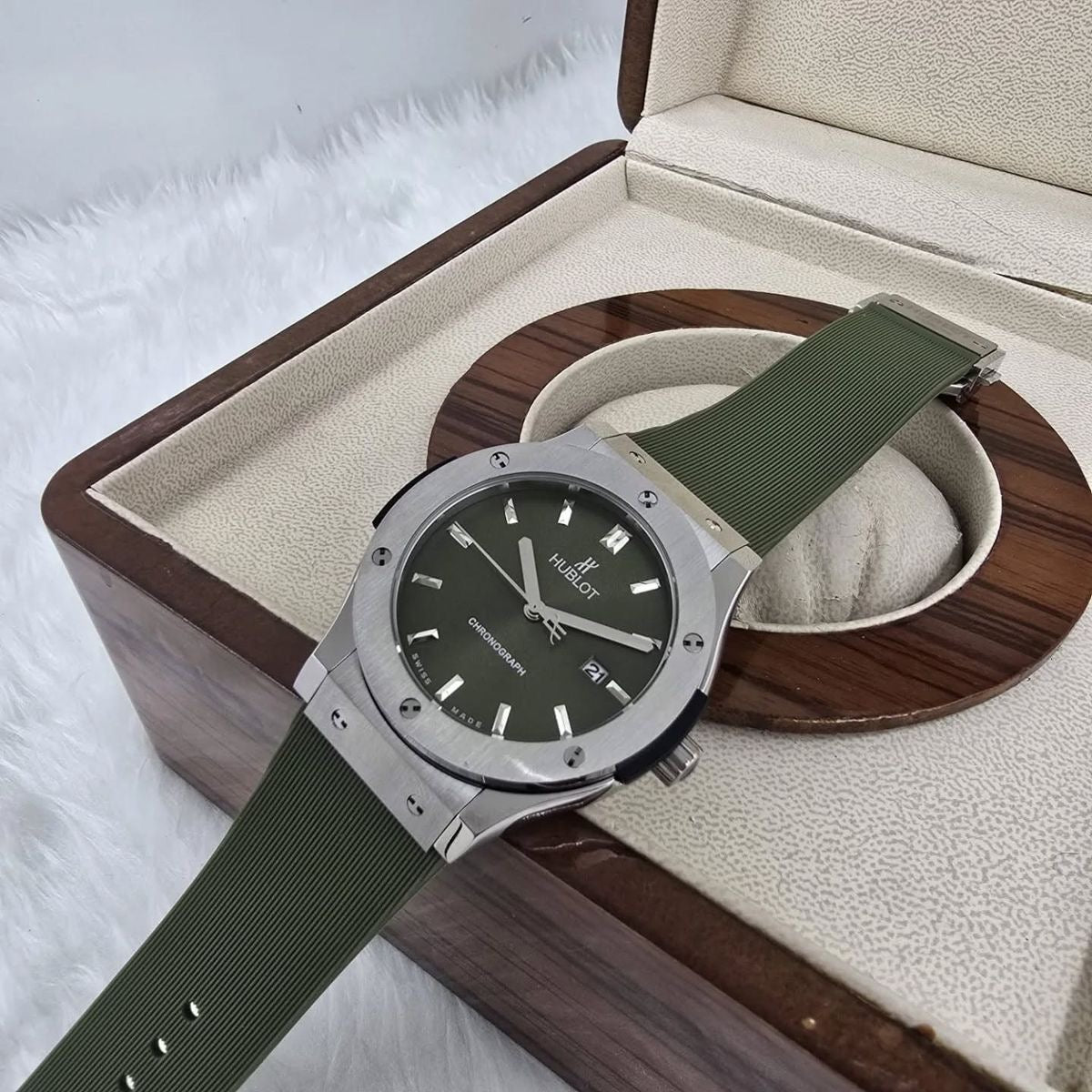 HUBLOT CLASSIC FUSION TITANIUM GREEN