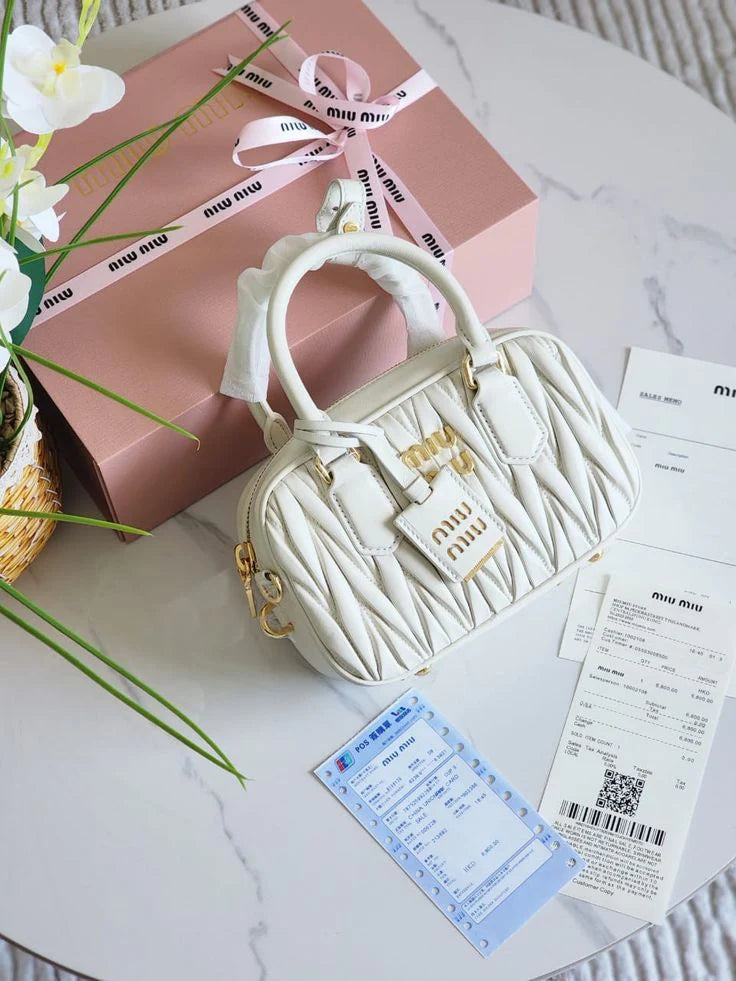 miu miu Sac à main en cuir Arcadie Blanc
