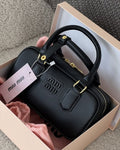 Miu miu Sac Arcadie en cuir Noire