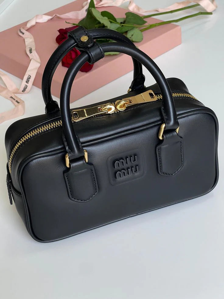 Miu miu Sac Arcadie en cuir Noire