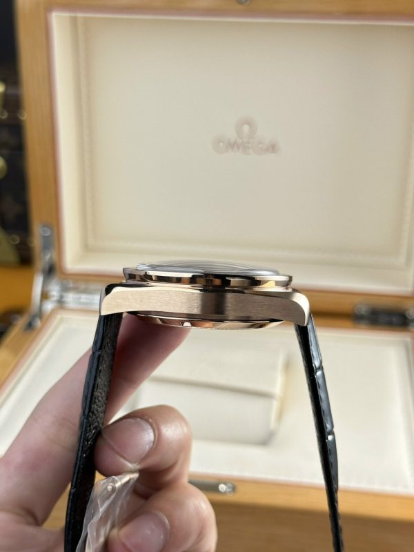 Omega  Moonwatch
