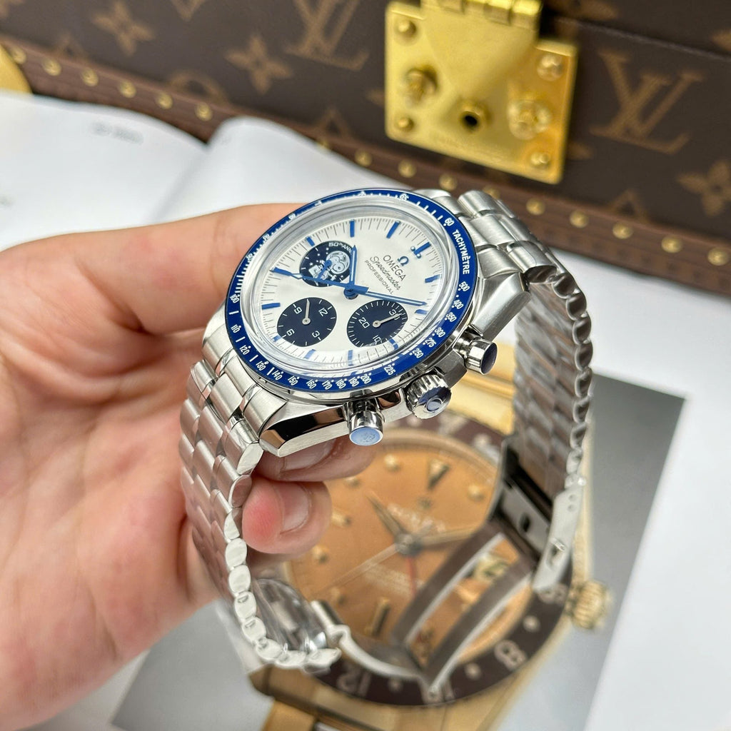 Omega Speedmaster Snoopy