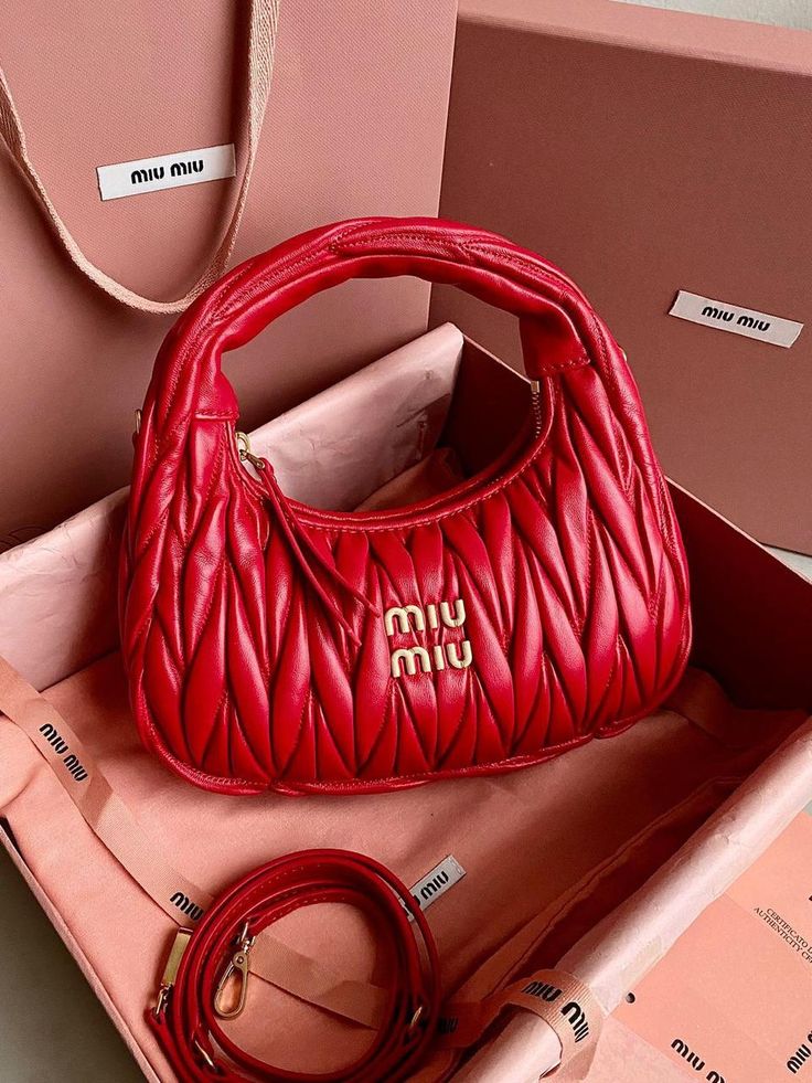 miu miu Sac mini bandoulière en cuir Arcadie red