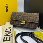 Fendi Sac à main en toile Baguette